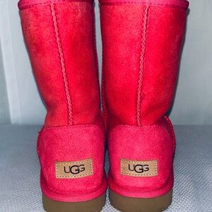 UGG Women’s Size 8 Vibrant Pink Suede Boots Fuzzy Lining Rubber Soles